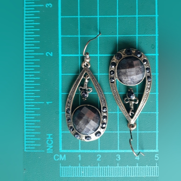 3/$20! Victorian-style bronze dangle jewelled statement earrings dark stones - Picture 5 of 9